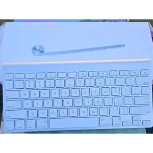 Apple Wireless Keyboard A1314 MC184LL/B Bluetooth Genuine Original